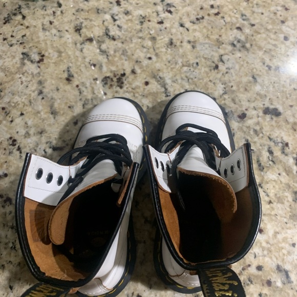 Dr Martens - Picture 4 of 6